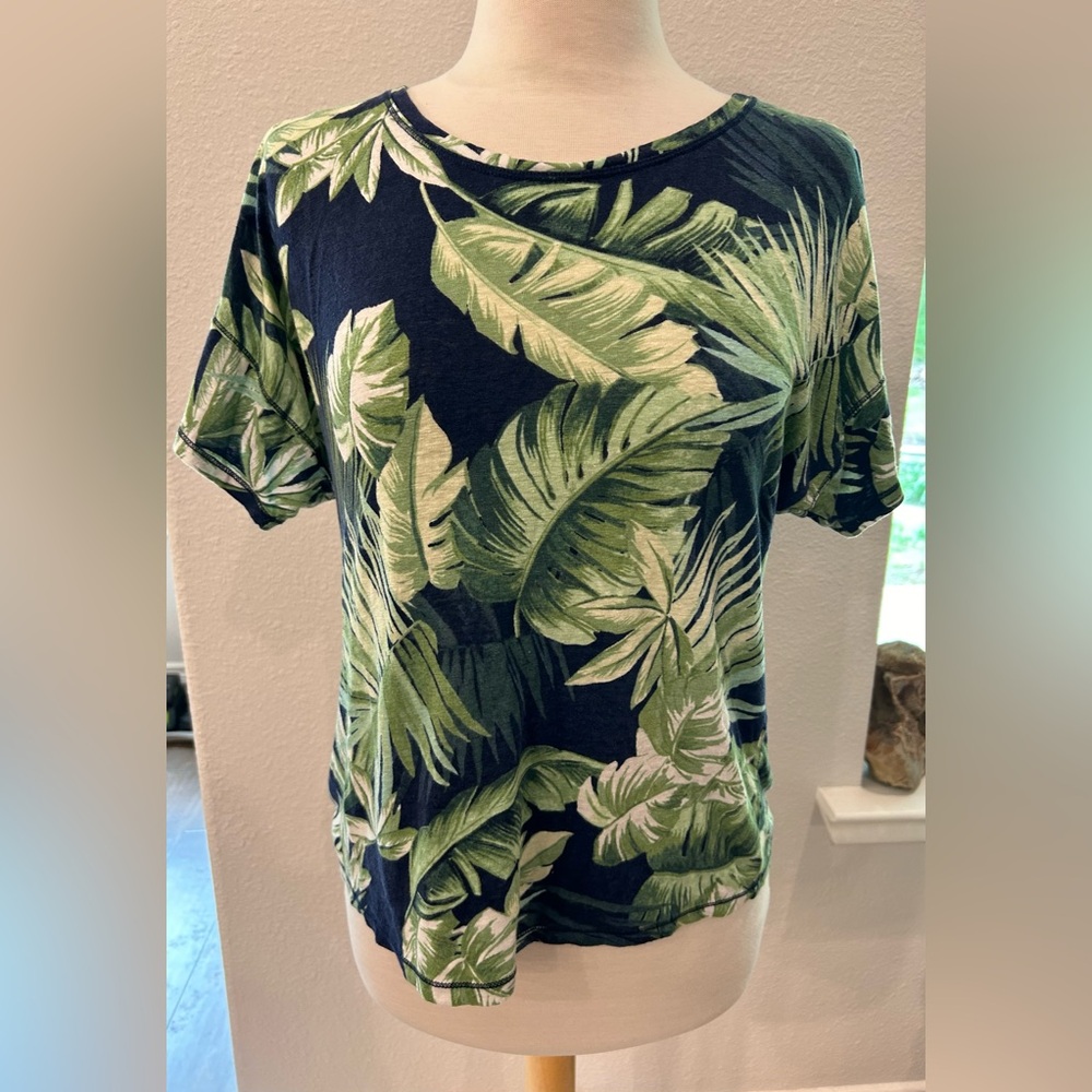 Chico’s Navy Tropical Leaf Print Short Sleeve linen Top large